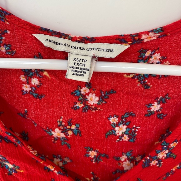 American Eagle Outfitters Red Flower Print Crop Top Tie Up Shirt - Picture 3 of 6